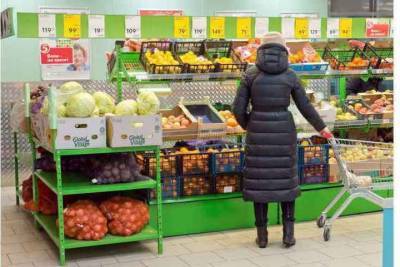 Россияне вновь стали массово скупать маски, лимоны и имбирь