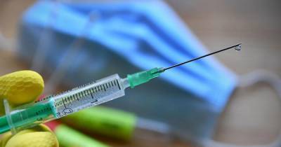 Штаты США должны быть готовы к раздаче вакцины от COVID-19 в октябре