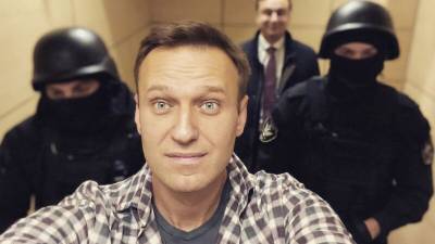 Олейник указал на несостыковки в версии с «отравлением» Навального