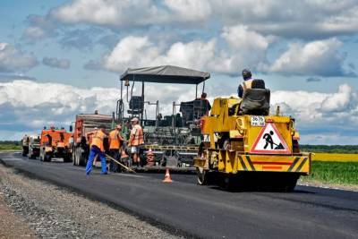 На ремонт дорог в регионах России выделено 4,95 млрд рублей