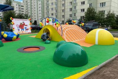 Во Всеволожске открыли подаренную Петербургом детскую площадку
