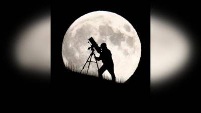 Кукурузная Луна озарила ночное небо над всей Землей (+фото)