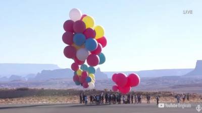 Дэвид Блейн на воздушных шарах поднялся на 7,5 км над Аризоной