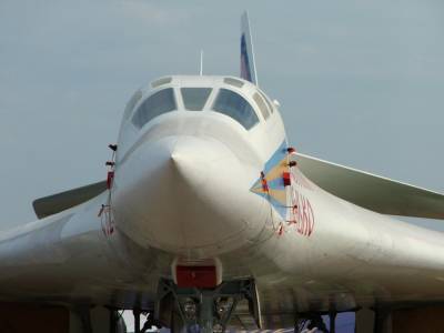 Sina: Российский бомбардировщик Ту-160 стал для НАТО худшим кошмаром