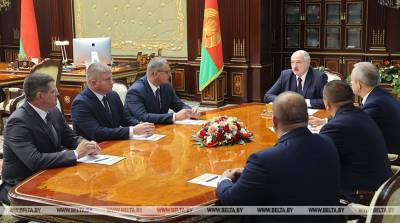 Лукашенко предложил Литве заняться своими проблемами, а не Беларуси, которая к ней относится по-хорошему