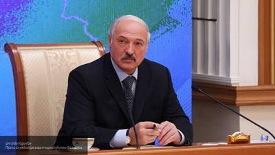 Лукашенко заявил, что не позволит Польше развалить Белоруссию