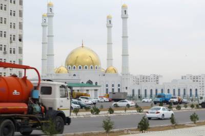 Мечети Туркменистана останутся закрытыми до 1 октября