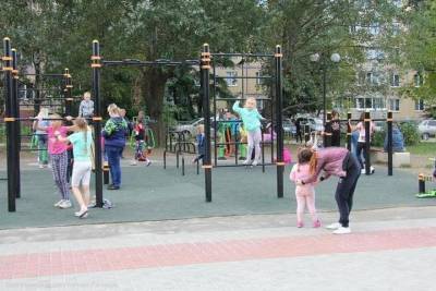 В сквере Скобелева в Рязани завершается монтаж детской площадки