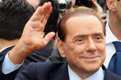 Сильвио Берлускони заразился COVID-19 после встречи с итальянским бизнесменом: врачи рассказали о состоянии политика