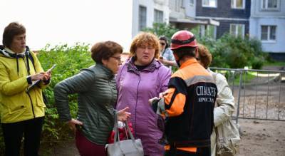 Жильцы дома на Батова после взрыва возвращаются в квартиры: что говорят эксперты