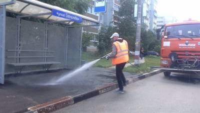 Сегодня в Ульяновске дезинфицируют более 200 остановок