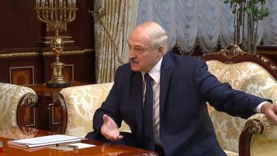 Перехватили интересный разговор: Лукашенко заявил, что отравление Навального – фальсификация