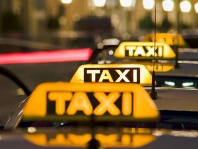 Водитель столичного такси отказался надеть маску и вызвал гнев у пассажирки