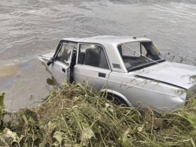 В Башкирии водолазы нашли утонувший две недели назад автомобиль