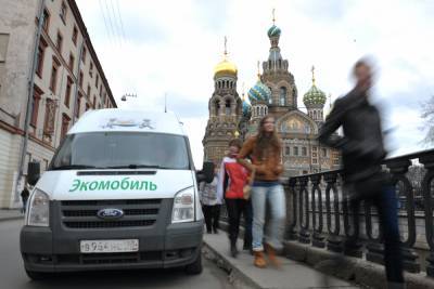 Петербуржцы могут сдать опасные отходы в семь мобильных пунктов