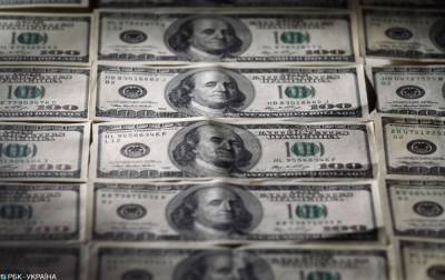 Курс доллара продолжает расти на межбанке