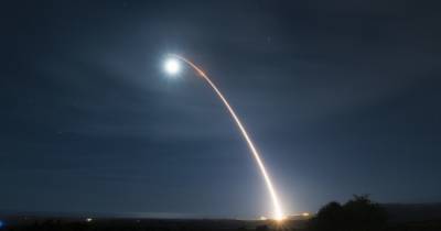 Запуск баллистической ракеты показали на видео