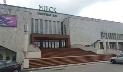 Минский театр объявил забастовку после ареста телеведущего Дениса Дудинского