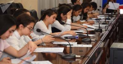 В Таджикистане "Диктант победы" написали 350 человек