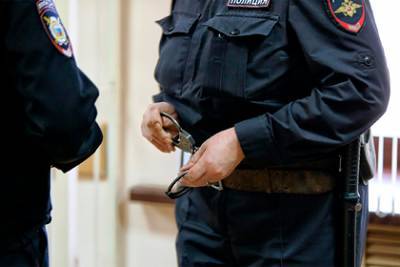 В России полицейские пойдут под суд за контрабанду 16 килограммов драгоценностей