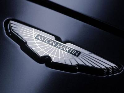 На торги выставят редкое деревянное авто от дизайнера Aston Martin