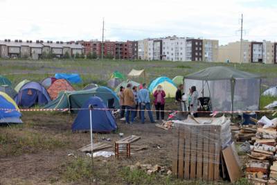 В Уфе полиция разгромила палаточный лагерь обманутых дольщиков после того, как они записали обращение к Путину и Хабирову