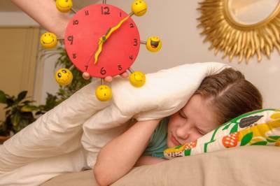 Без будильника никак: как легко поднять ребенка утром в школу