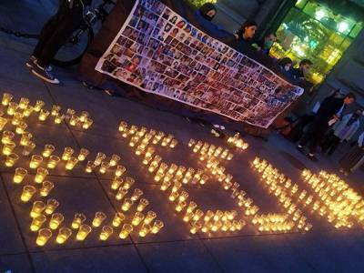 Петербуржцы почтили память жертв теракта в Беслане (фото)