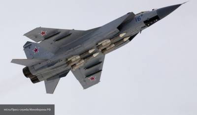 Экипаж МиГ-31 помешал самолетам США и Великобритании нарушить границы РФ
