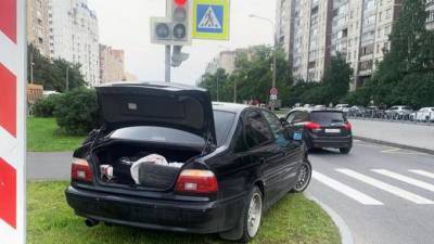 Полиция задержала водителя BMW с наркотиками в Приморском районе