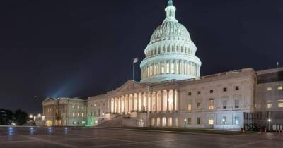 В сенате США потребовали антироссийских санкций за "очернение" Байдена