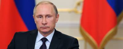 Путин предложил продлить на октябрь доплаты медикам за работу с COVID-19