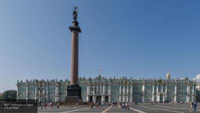 Дворцовую площадь в Петербурге на Новый год могут украсить живой елью