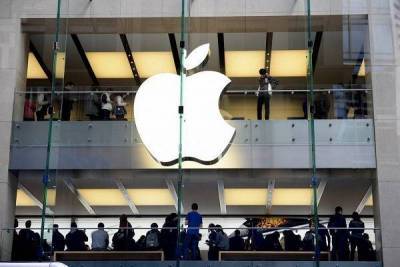 Apple впервые подарила Тиму Куку крупный пакет акций
