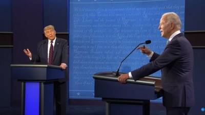 Трамп и Байден в начале дебатов отказались от рукопожатия из-за COVID-19