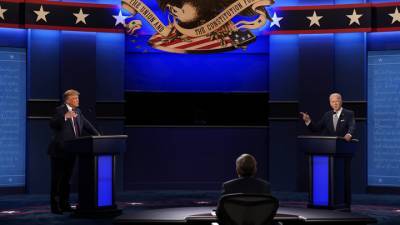 Дебаты в США: Трамп и Байден перебивают друг друга, оскорбляют и дразнятся