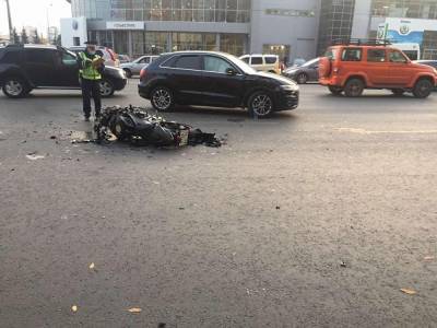 В Челябинске мотоциклист попал в больницу из-за нарушителя на Audi Q3