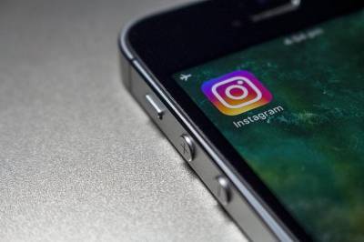 Эксперт назвал причины слежки за пользователями в Instagram