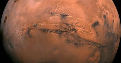 На Марсе нашли три подземных озера. В них могут сохраниться следы ранних форм жизни