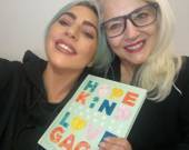 Леди Гага вместе с мамой написала книгу о «ментальной здоровье»