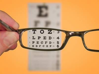 Эксперты перечислили витамины, необходимые для укрепления зрения