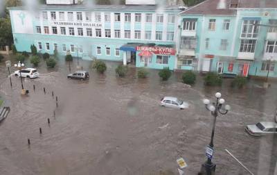 Центр Керчи затопил ливень