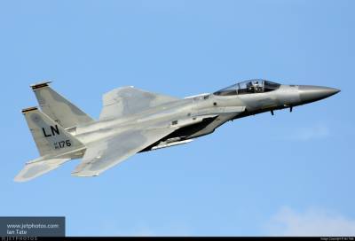 Американский F-15 столкнулся в воздухе с самолетом-заправщиком