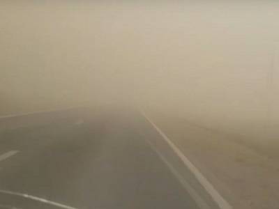 На Ставрополье почти нулевая видимость из-за пылевой бури (видео)