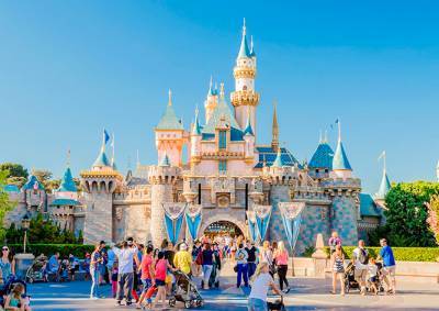 Disney уволит 28 тыс. сотрудников своих тематических парков