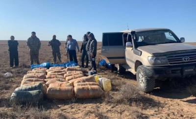 Казахстанские полицейские задержали машину с 700 кг наркотиков