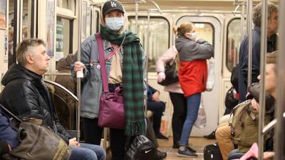 Пассажиров без маски и перчаток не пустят в общественный транспорт в Петербурге