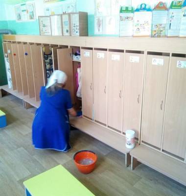 В Ульяновске продолжают дезинфицировать школы и детские сады