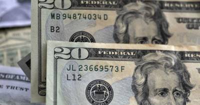 Доллар потерял 3 копейки к закрытию межбанка