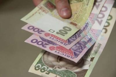 Реальные доходы украинцев упали на 7,3% за год, – Госстат